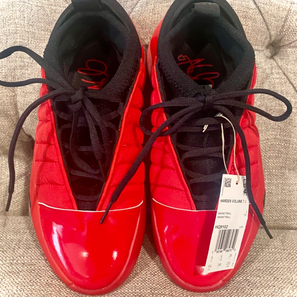 Adidas Harden Volume 7 basketball shoes “Scarlet Core Black”